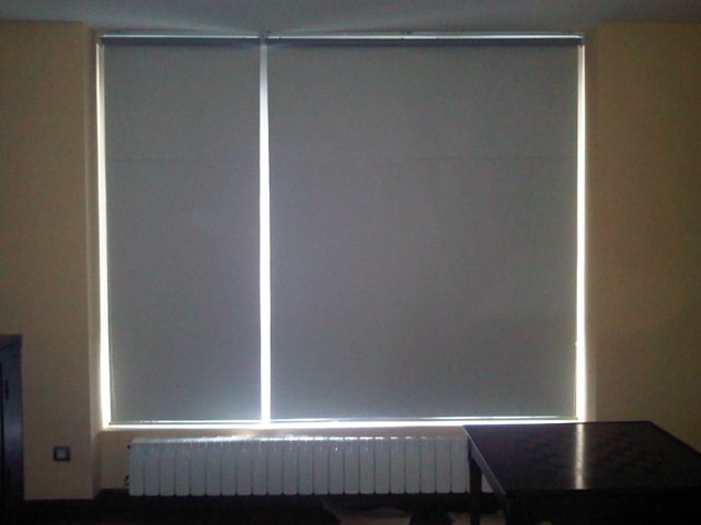 Cortinas enrollables opacas